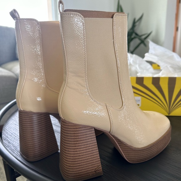 Circus Sam Edelman Stace Platform Boot, size 8,Vanilla glossy, eggshell color - Picture 12 of 14